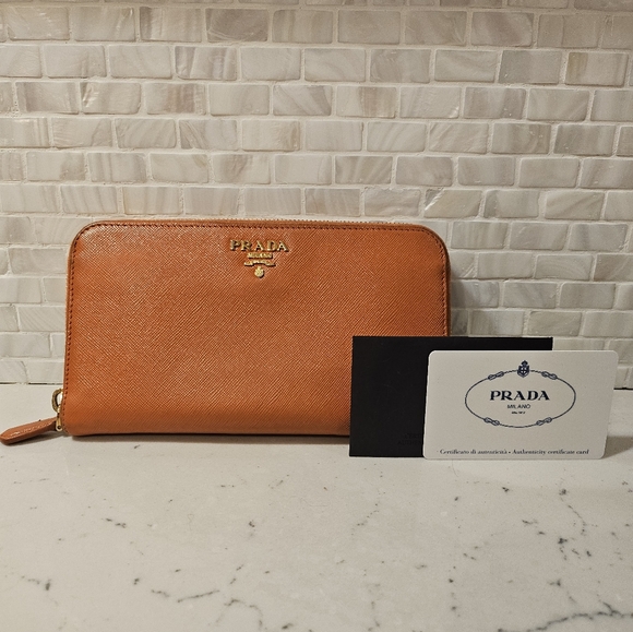 Authentic Prada zip wallet - Picture 1 of 10
